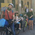 famiglia in bici
